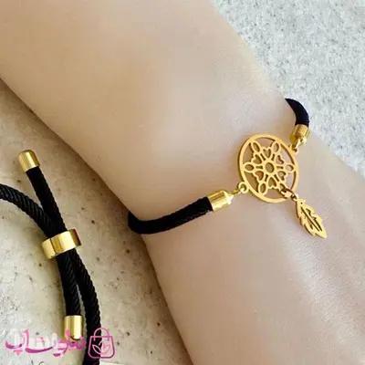 دستبند زنانه آسانسوری با بند مشکی و پلاک طلایی آویزدار برگ کد 159
