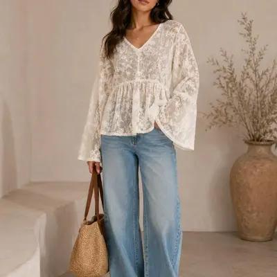 شومیز زنانه گیپور طرحدارجلو بسته