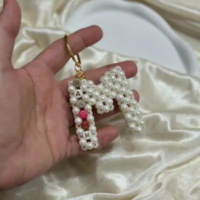 جاسویچی و آویز حرف mتلفیق مریم