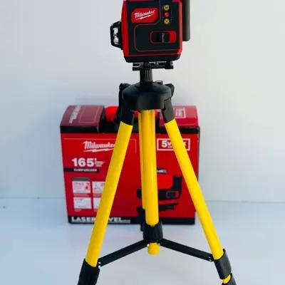 تراز لیزری 4 بعدی 16 لاین میلوواکی همراه با پایه و دو باتری-159166