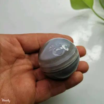 گوی زیبای عقیق خط دار