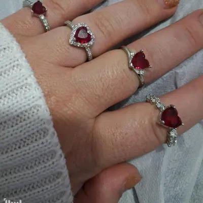 انگشتر جواهری قرمز