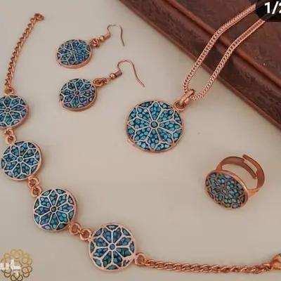 سرویس فیروزه کوبی