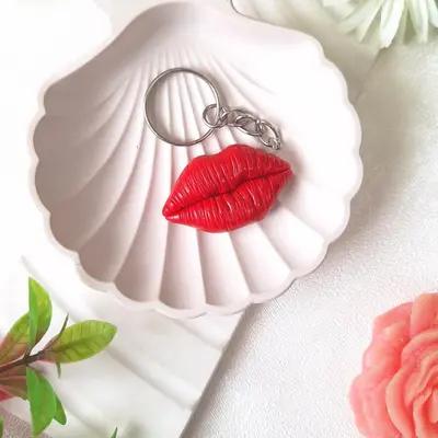 جاکلیدی لب قرمز