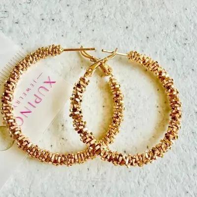 گوشواره ژوپینگ مدل حلقه‌ای بافت‌دار