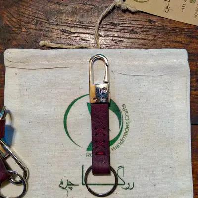 جاکلیدی مدبر دار (قفلی) چرم طبیعی روگا چرم