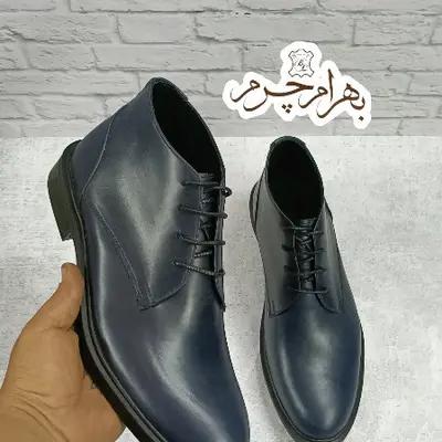 نیم بوت مردانه اسپرت چرم طبیعی دست دوز مدل فیگارو سرمه‌ای-159515