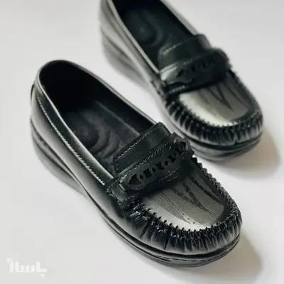 کفش طبی زنانه مدل زنجیری