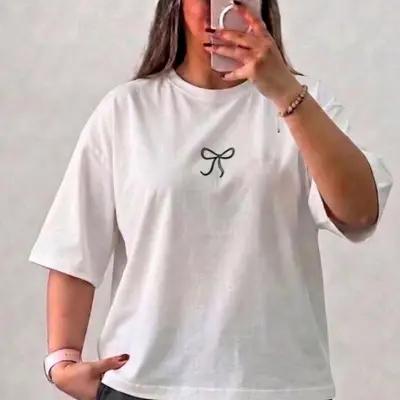 تیشرت زنانه باکسی طرح پاپیون جنس نخ پنبه