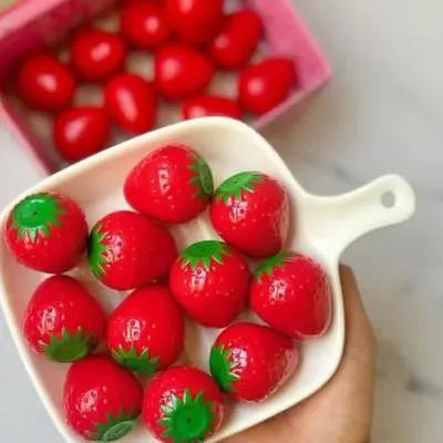 بالم لب توت فرنگی جامد | صورتی کننده فوری لب‌ها
