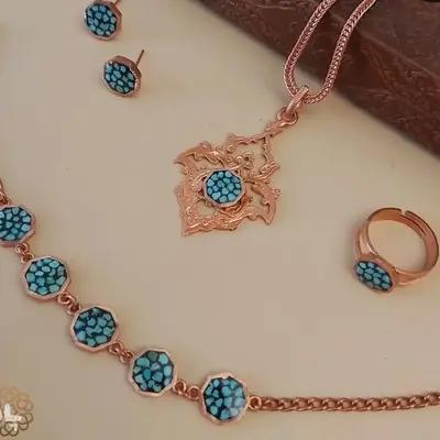 سرویس فیروزه کوبی شده