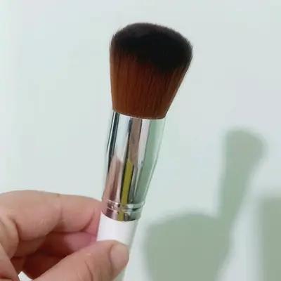 براش آرایشی بزرگ