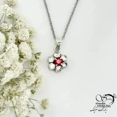 گردنبند نقره آویز گل نگین دار کد 22311