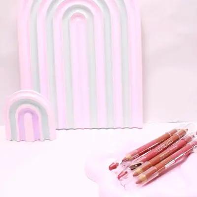 رژ لب مدادی دو سر در رنگ تیره و روشن