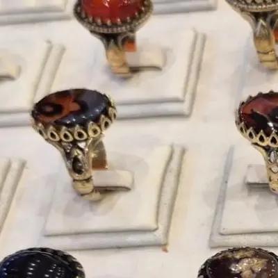 انگشتر عقیق سلیمانی رگه دار طلاروس